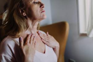 Artrosi: perché si manifesta dopo i 50 anni e cosa c'entra la menopausa