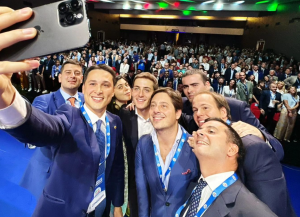 Boom di eletti e tesserati under 35: è l'eterna giovinezza di Forza Italia 