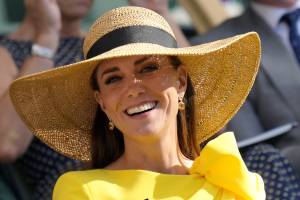 Kate Middleton torna in pubblico: "Progressi, ma ci vorrà del tempo"