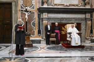 L'intervento di Bergoglio: "Siete i più applauditi perché avete il potere di diffondere serenità"