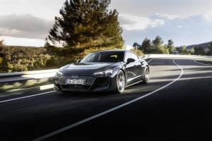 Audi e-tron GT 2024, il modello stradale più potente di sempre della Casa dei Quattro Anelli 