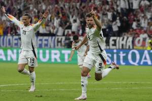 Euro 2024, la Germania riprende in extremis la Svizzera: al gol di Ndoye risponde Fullkrug