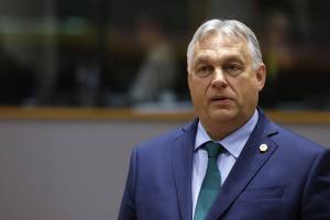 La Ue ammonisce Orbán. "Ora un cordone sanitario"