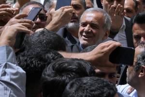 Il riformista Pezeshkian è il nuovo presidente dell'Iran