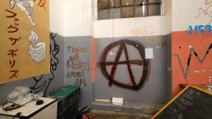 Sgomberati gli anarchici dall'ex Lavatoio comunale di Torino