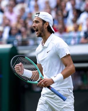 Musetti fa la storia a Wimbledon: batte Fritz e vola in semifinale contro Djokovic