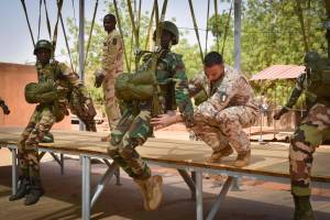Niger, 57 nuovi paracadutisti nigerini addestrati dai militari italiani