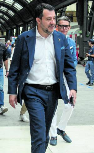 Salvini a Genova per Toti: "Aria da caccia alle streghe"