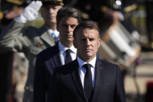 Macron prende tempo: "Governo nuovo solo dopo le Olimpiadi". Poi gela la sinistra