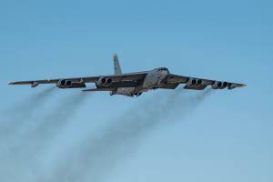 "Protetto lo spazio aereo". Sfida ad alta quota tra i caccia russi e i bombardieri Usa