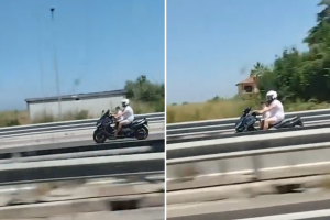 Col bimbo a 120 all'ora in scooter senza casco: "Indegno e criminale"