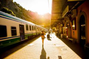Il trend dell'estate 2024, arrivare in treno nella Riviera Adriatica