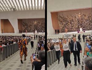 Attiviste in Vaticano contro la Corrida durante l'udienza del Papa