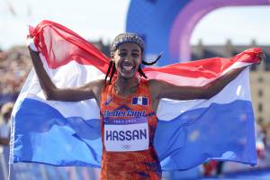 Il Var che ribalta le Olimpiadi, i 3 podi di Hassan in 7 giorni