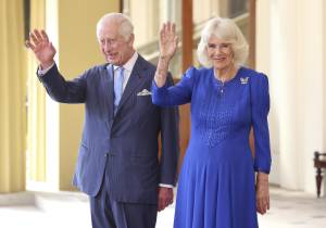 “Una casa per Camilla”. Perché Carlo III vuole sfrattare Andrea    