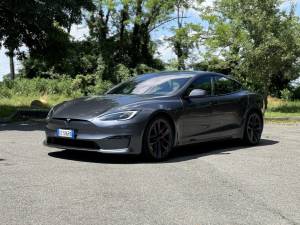 Tesla Model S Plaid: la prova della super berlina elettrica da oltre 1.000 CV