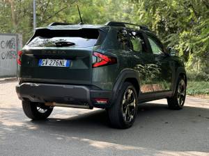 Dacia Duster Hybrid 2024: guarda la gallery del SUV con consumi da citycar