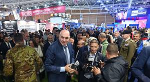Il ministro Guido Crosetto al Salone del Libro di Torino 