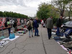 Blitz al mercatino delle pulci: denunce e sequestri in viale Puglie