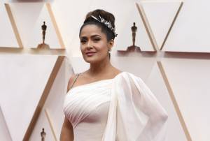 Salma Hayek nega di aver fatto il botox