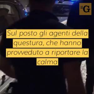 Violenza fra stranieri in centro a Monza, passanti costretti a rifugiarsi in un negozio