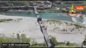 Crollo ponte, le immagini del disastro visto dall'alto