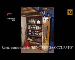 Il quartier generale degli anarchici nel centro sociale occupato