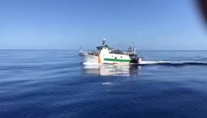 Sparatoria tra motovedetta della Gdf e peschereccio tunisino