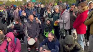 Il sit-in dei portuali di Trieste