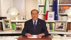 Berlusconi: "Mi vergogno di un Paese che tratta detenuti in questo modo"