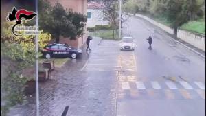 Lo spettacolare blitz dei carabinieri: tre rapinatori in manette