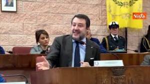 Salvini: "Scendono prezzi carburanti, speculatori e furbetti avranno vita difficile"