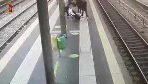 Le immagini dell'aggressione alla stazione di Seregno