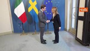 Meloni a Stoccolma, le immagini dell'arrivo e dell'incontro con il Primo Ministro svedese