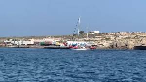 Ennesimo sbarco a Lampedusa per la piccola Nadir della Ong Resqship