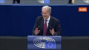20esimo anniversario allargamento Ue, Prodi al Parlamento europeo: Commosso di essere qui