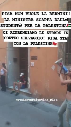 Pro Palestina in corteo non autorizzato a Pisa contro il ministro Bernini