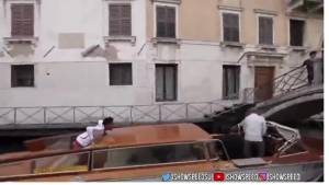 Acrobazie sul motoscafo a Venezia: daspo e multa per lo youtuber I Show Speed