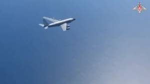 Caccia russi intercettano aereo spia britannico sopra il Mar Nero