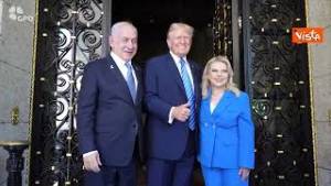 Netanyahu a Mar-a-Lago, in Florida, per incontro con Donald Trump