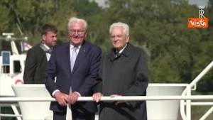 Per Mattarella birra kölsch, caffè per Steinmeier. Il brindisi dei Presidenti sul battello a Colonia