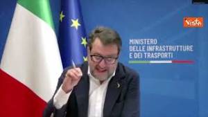 Codice Strada, Salvini: "Conto strumento sia operativo a ottobre"