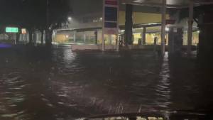 Uragano Milton, inondazioni nel centro di Tampa: oltre 40 cm d'acqua