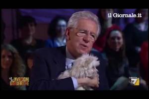 Monti adotta il cagnolino Trozzi