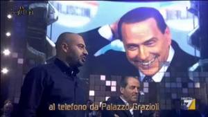 Telefonata a Berlusconi: ecco l'imboscata (fallita) di Paragone in diretta tv