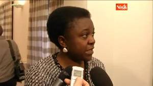 Kyenge: "Immagini indegne di rappresentare l'Italia"