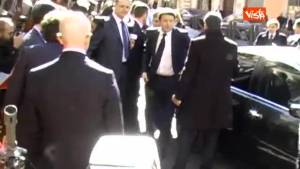Renzi arriva a Palazzo Madama in auto blu