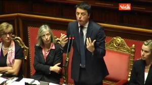 Renzi ai 5 Stelle: "Non siamo pagati per stare al cinema"