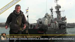 La marina ucraina sventola ancora bandiera nazionale