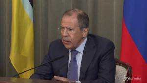 Ucraina, Lavrov: "Kiev viola il patto di Ginevra"